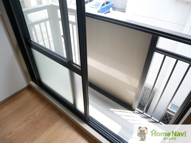 バルコニー　南向きで日当たり良好です。