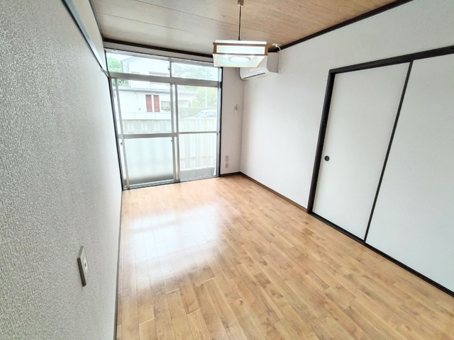 居室・リビング　洋室６帖　※照明器具は設備対象外です。