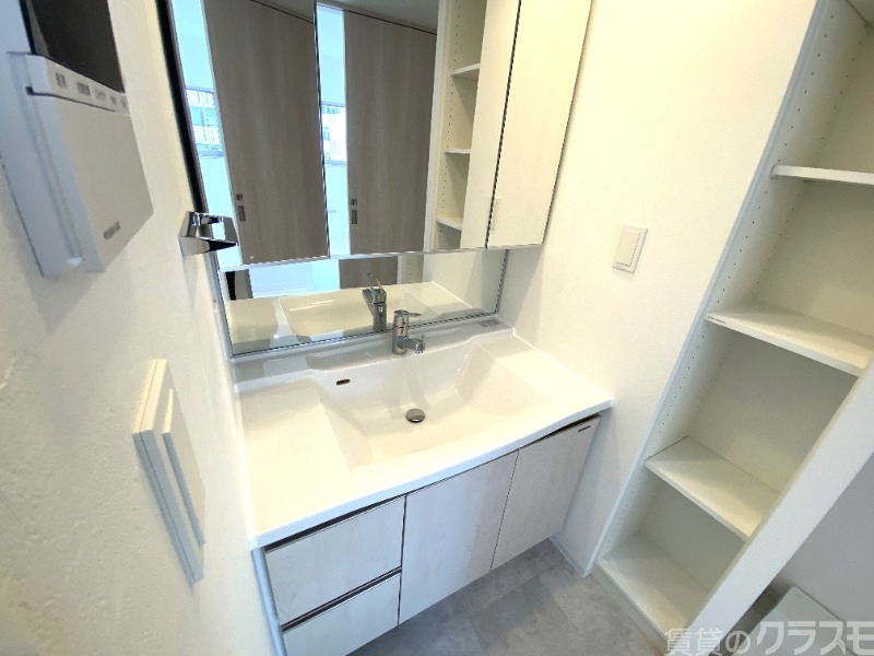 洗面設備　独立洗面台で朝の身だしなみもバッチリ♪