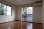 居室・リビング　角部屋で2面採光のお部屋