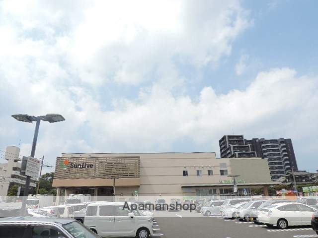 ショッピングセンター　サンリブ折尾店（ショッピングセンター）まで500m