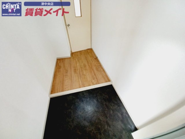 玄関　反転タイプ参考写真