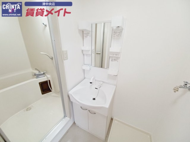 洗面設備　反転タイプ参考写真