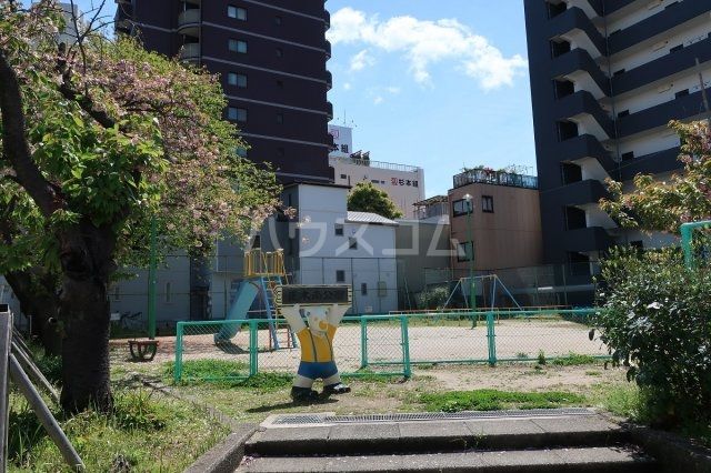 【名古屋市中川区露橋のマンションの公園】