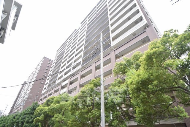 江東区亀戸のマンションの建物外観