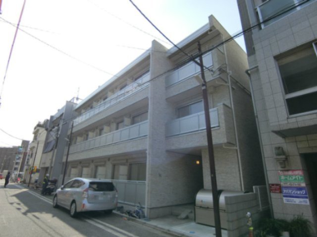 【川崎市川崎区大島のマンションのエントランス】