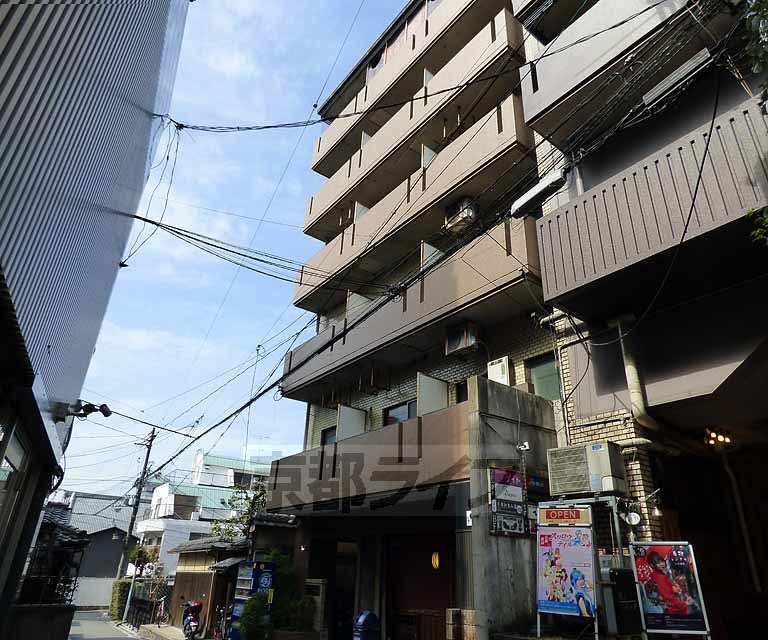 ハイム八坂の建物外観