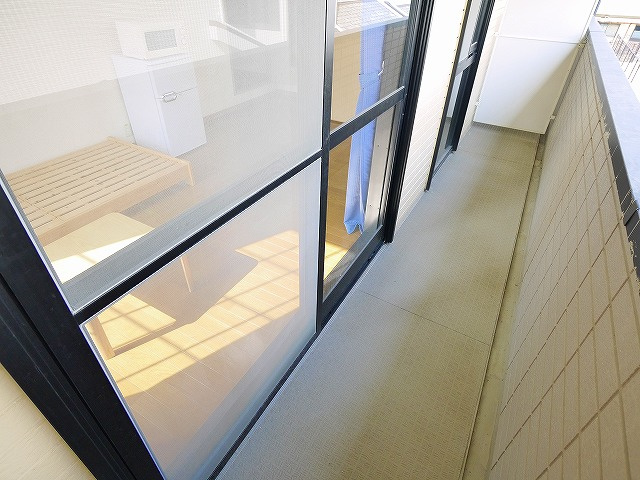 バルコニー　外からの目が気にならないバルコニーで洗濯物が干せます