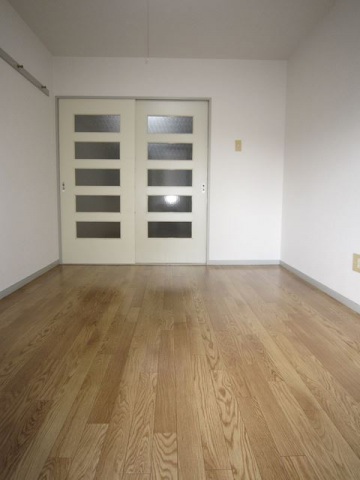 居室・リビング　写真は別号室のものです。