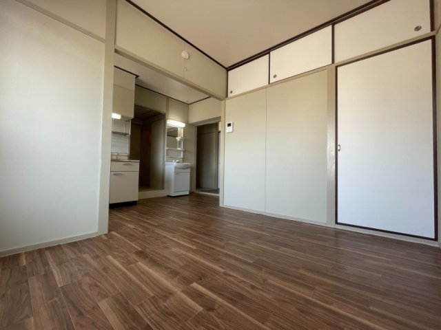 居室・リビング　※写真は反転タイプの間取りのものです。