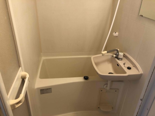 バス・シャワールーム　設備・仕様は号室により異なる為、現況を優先致します。