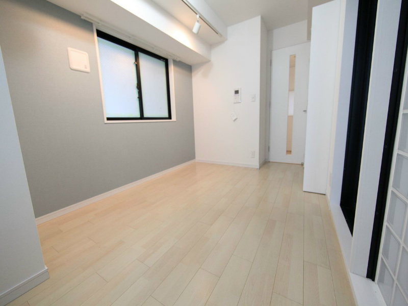 居室・リビング　洋室6.8帖　クローゼット（収納充実してます）