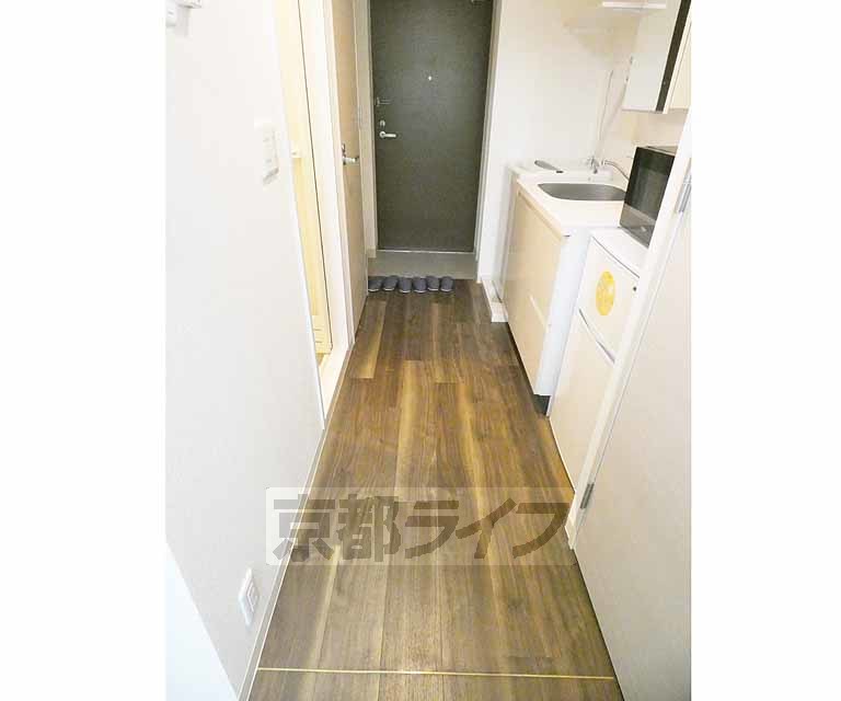 その他部屋・スペース　すっきりとした廊下。