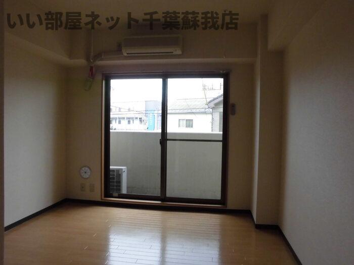 居室・リビング　ゆったり過ごせる居間です