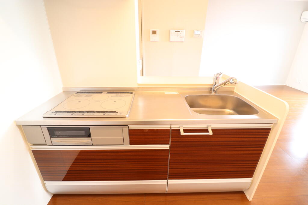 キッチン　IHヒーター・作業スペースもしっかりあり、お料理しやすい！