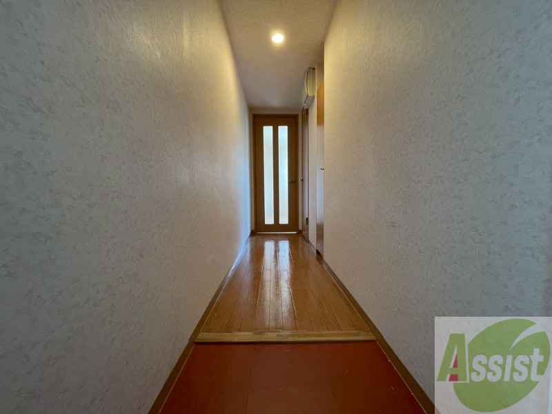 玄関　玄関の様子です。明るい印象ですね。気分もあがりそう。