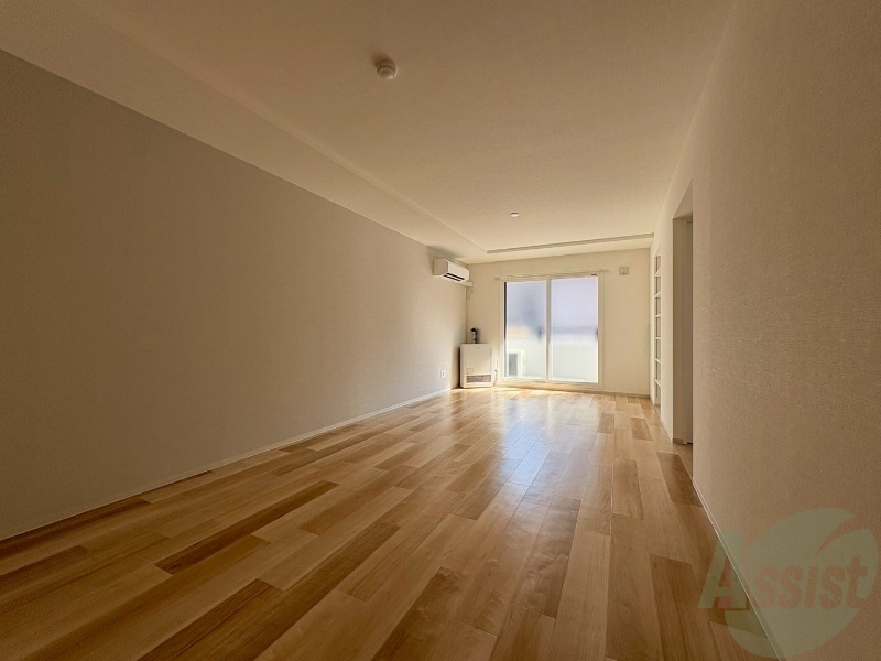 居室・リビング　広々としたリビングですね。使い勝手がよさそうですね！