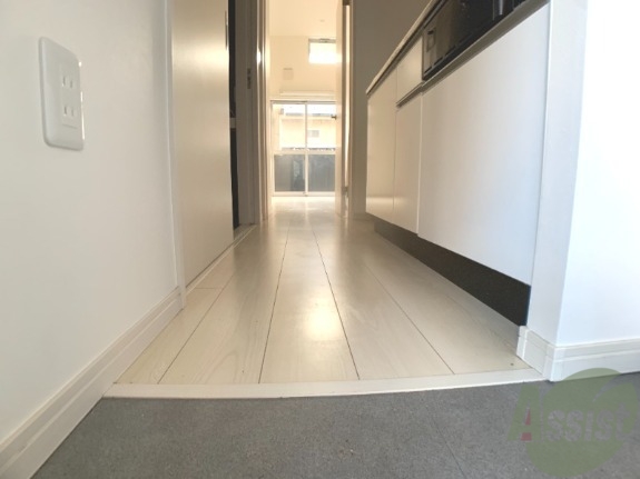 玄関　玄関から撮影しました。明るい雰囲気が伝わってきます。