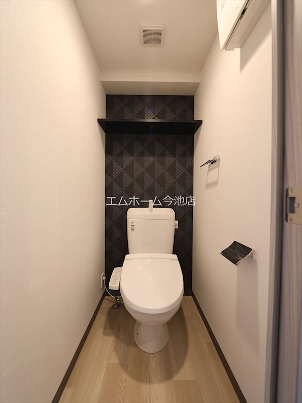 トイレ　温水洗浄便座付トイレ