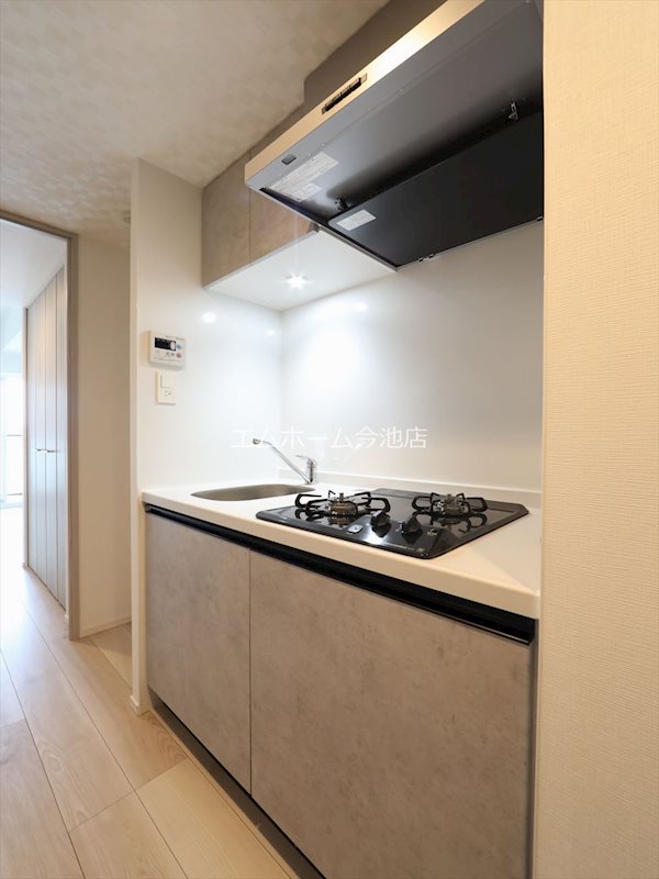 キッチン　システムキッチン（ガス2口コンロ付）