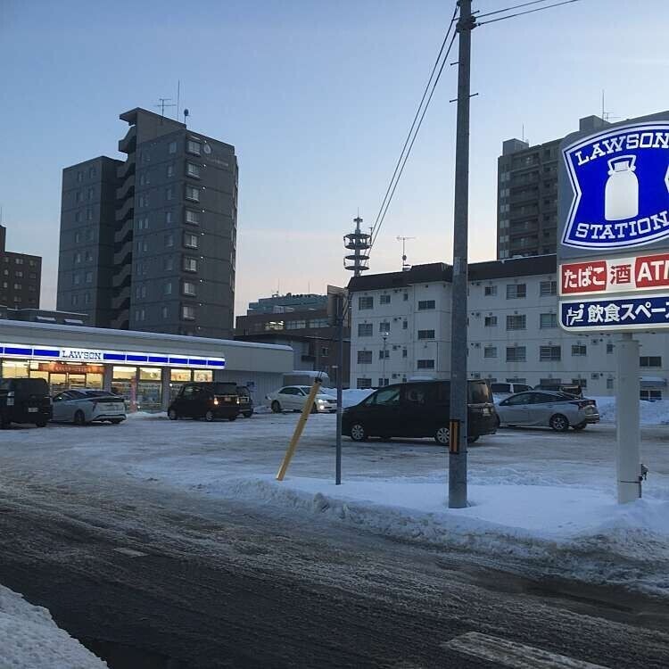 コンビニ　ローソン札幌月寒中央十一丁目店（コンビニ）まで160m