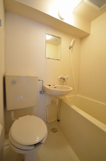 バス・シャワールーム　別号室の写真です