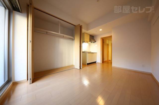 その他部屋・スペース　※フローリングの色が異なる場合がございます