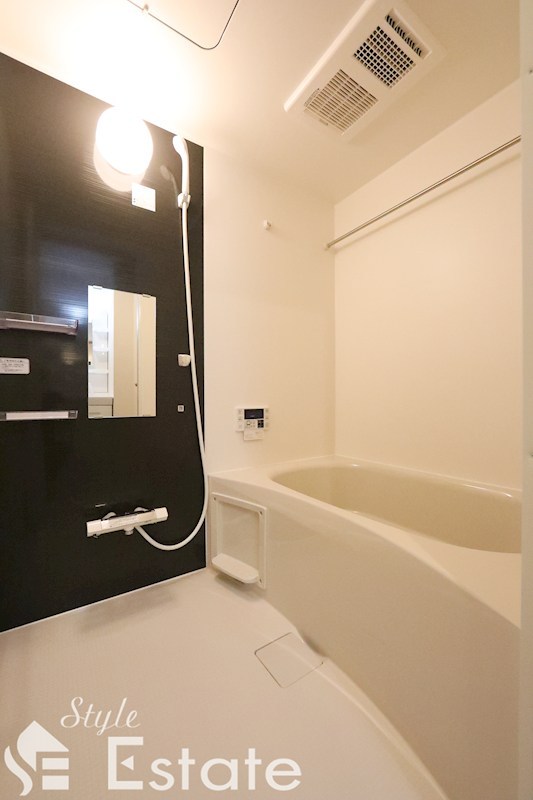 バス・シャワールーム　バスルーム