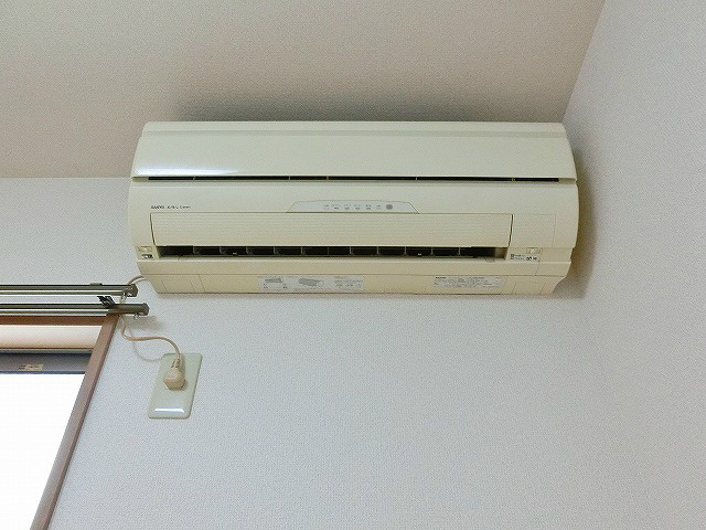 その他設備　既設のエアコンです。取り付けや取り外しの手間や費用が省けます