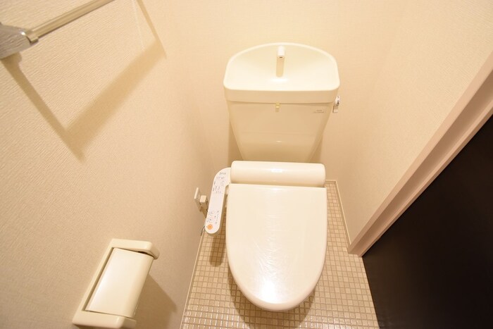 トイレ　温水洗浄暖房便座