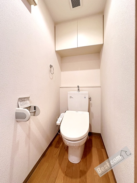 トイレ　温水洗浄便座付き♪