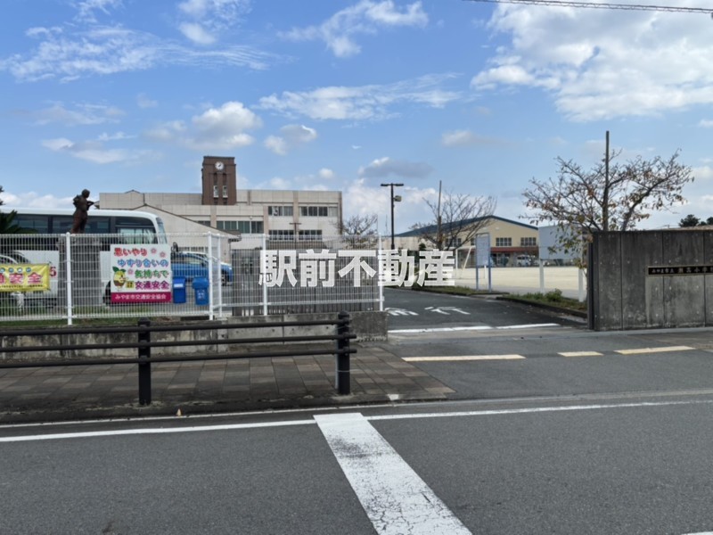 小学校　瀬高小学校（小学校）まで700m