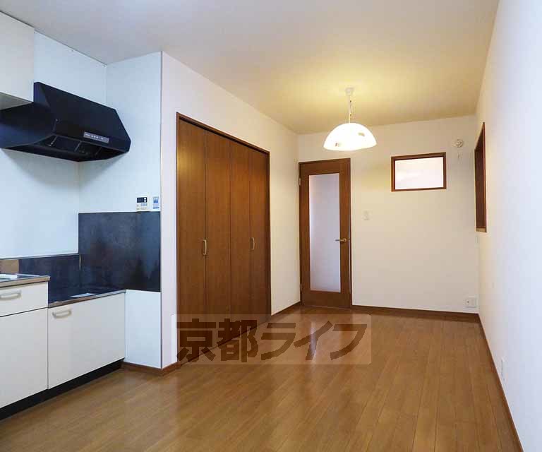 居室・リビング　広々とした室内です。