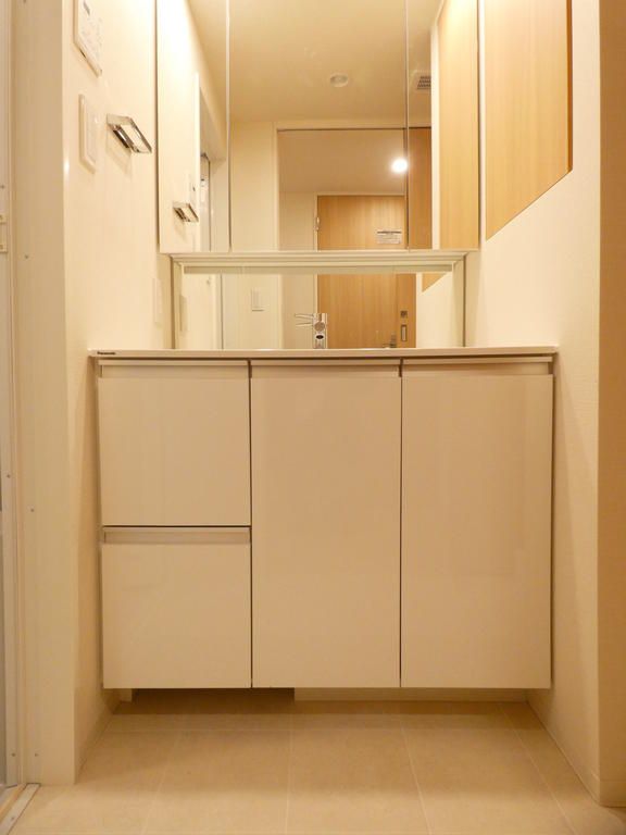 洗面設備　同マンション別部屋参照。