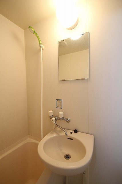 洗面設備　同物件別号室の写真です。