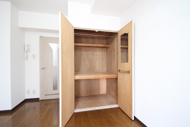 収納　同物件別号室の写真です。