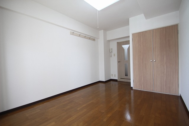 居室・リビング　同物件別号室の写真です。