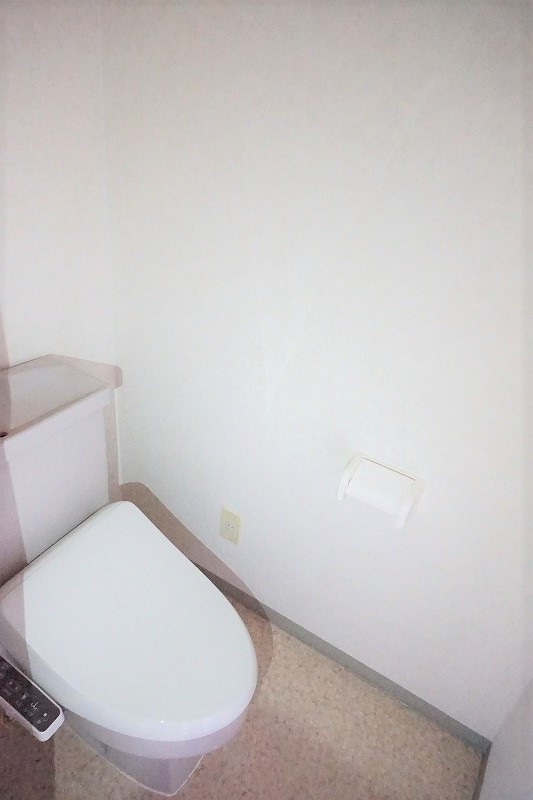 トイレ　トイレは嬉しいウォシュレット付きです☆