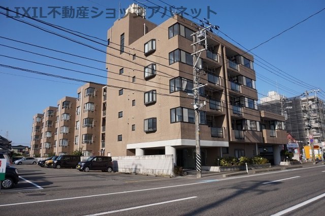 建物外観　5階建てのマンションです！