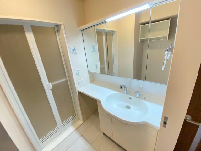 洗面設備　同型　現況優先