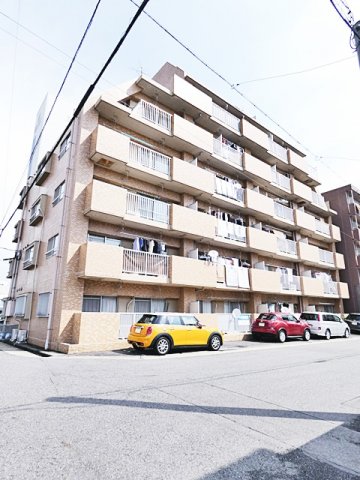 建物外観　地デジ＆光インタ ネット対応マンションです♪