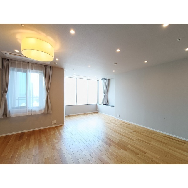 居室・リビング　内観1