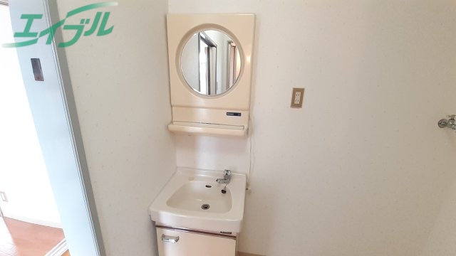 洗面設備　※同棟別部屋の写真です