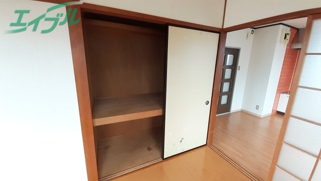 玄関　※同棟別部屋の写真です
