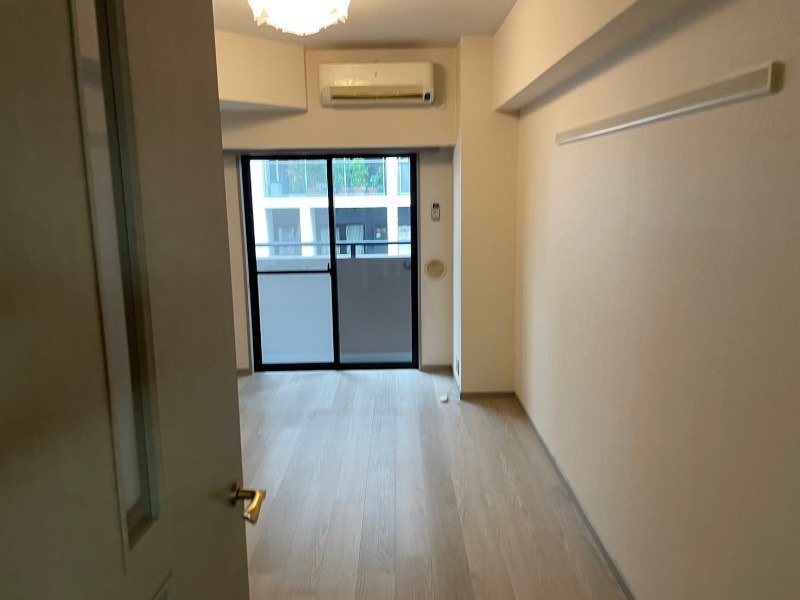 居室・リビング　※別部屋の参考写真です。