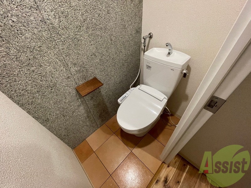 トイレ　こちらはトイレです。清潔感があり、安心して使用できます。