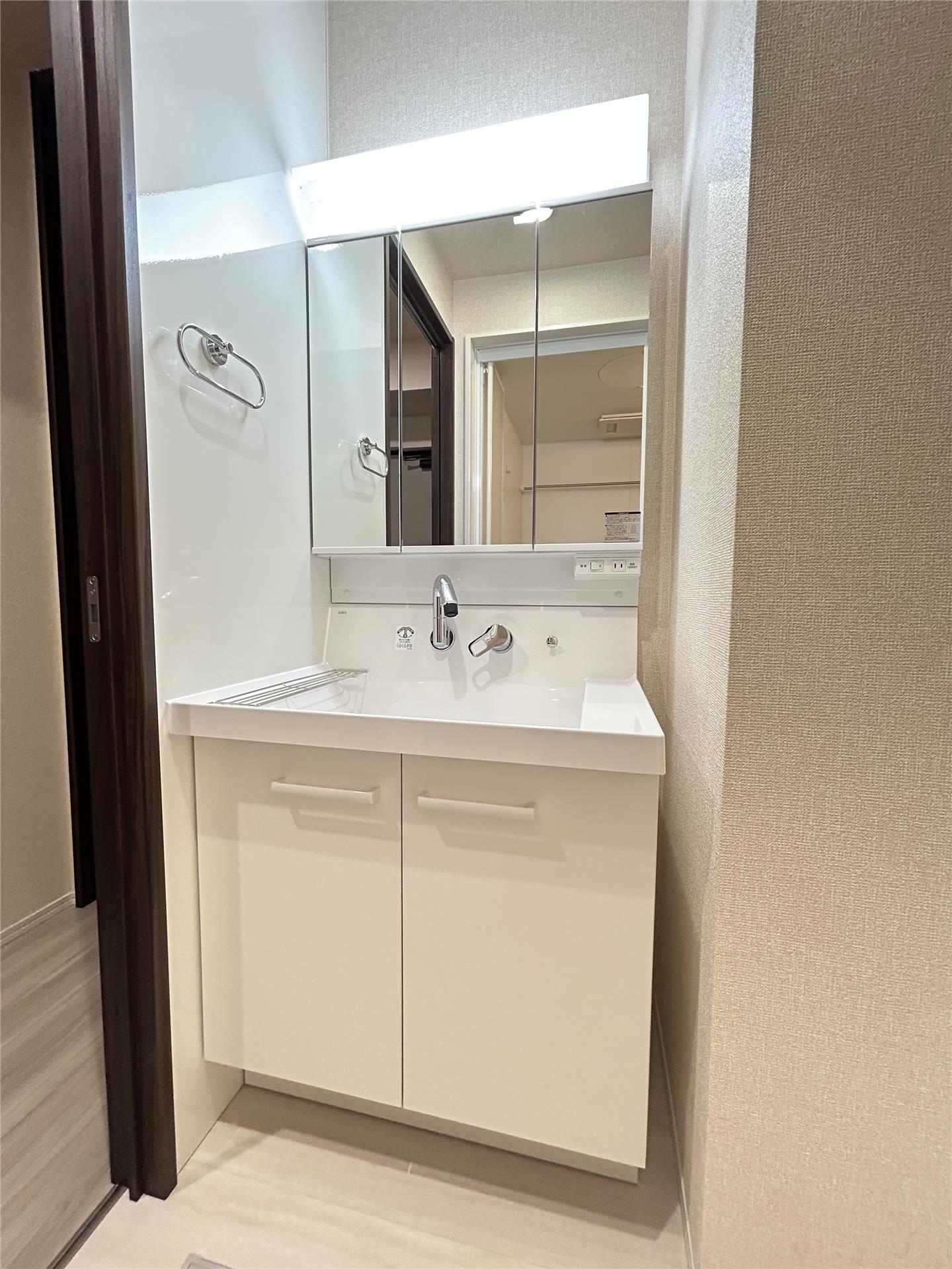 洗面設備　洗髪洗面化粧台