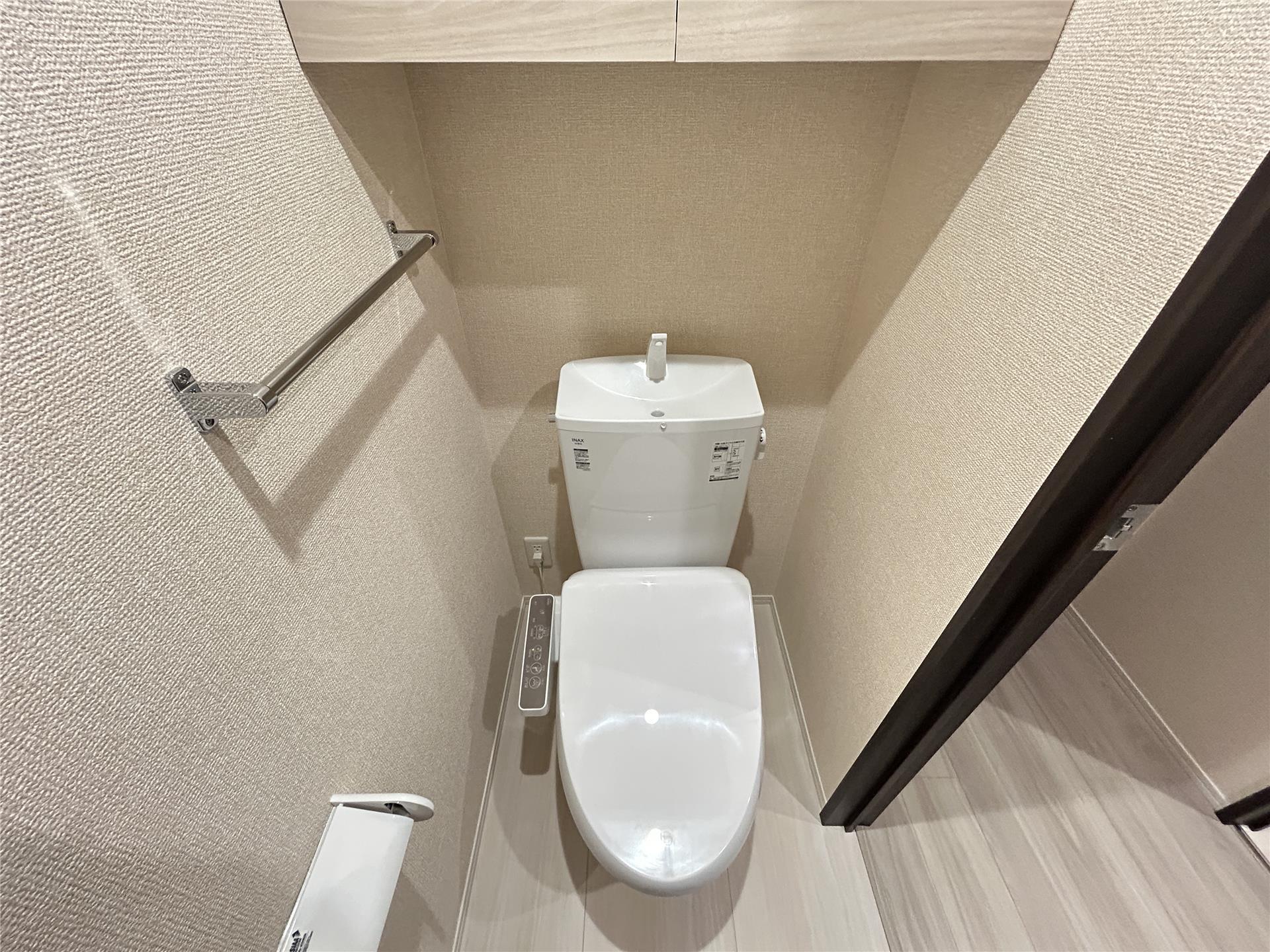 トイレ　温水洗浄暖房便座付トイレ