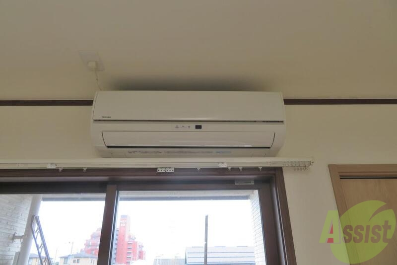 その他設備　生活に欠かせないエアコンがあります。夏冬しのげますねー。