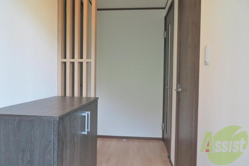 玄関　玄関の木がオシャレですねー。この空間にずっと居たいですー。